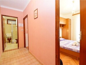 2 habitaciones, tabla de planchar con plancha y acceso a internet