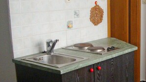 Private kitchen - Apartments Ante, (11856), Vinišće, hr (Vinišce)