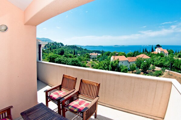 Terrace/patio - Apartment Ivo, (11989), Mlini, hr (Mlini)