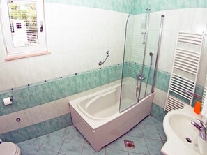 Bathtub