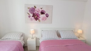 1 quarto, ferros/tábuas de passar roupa, acesso à internet