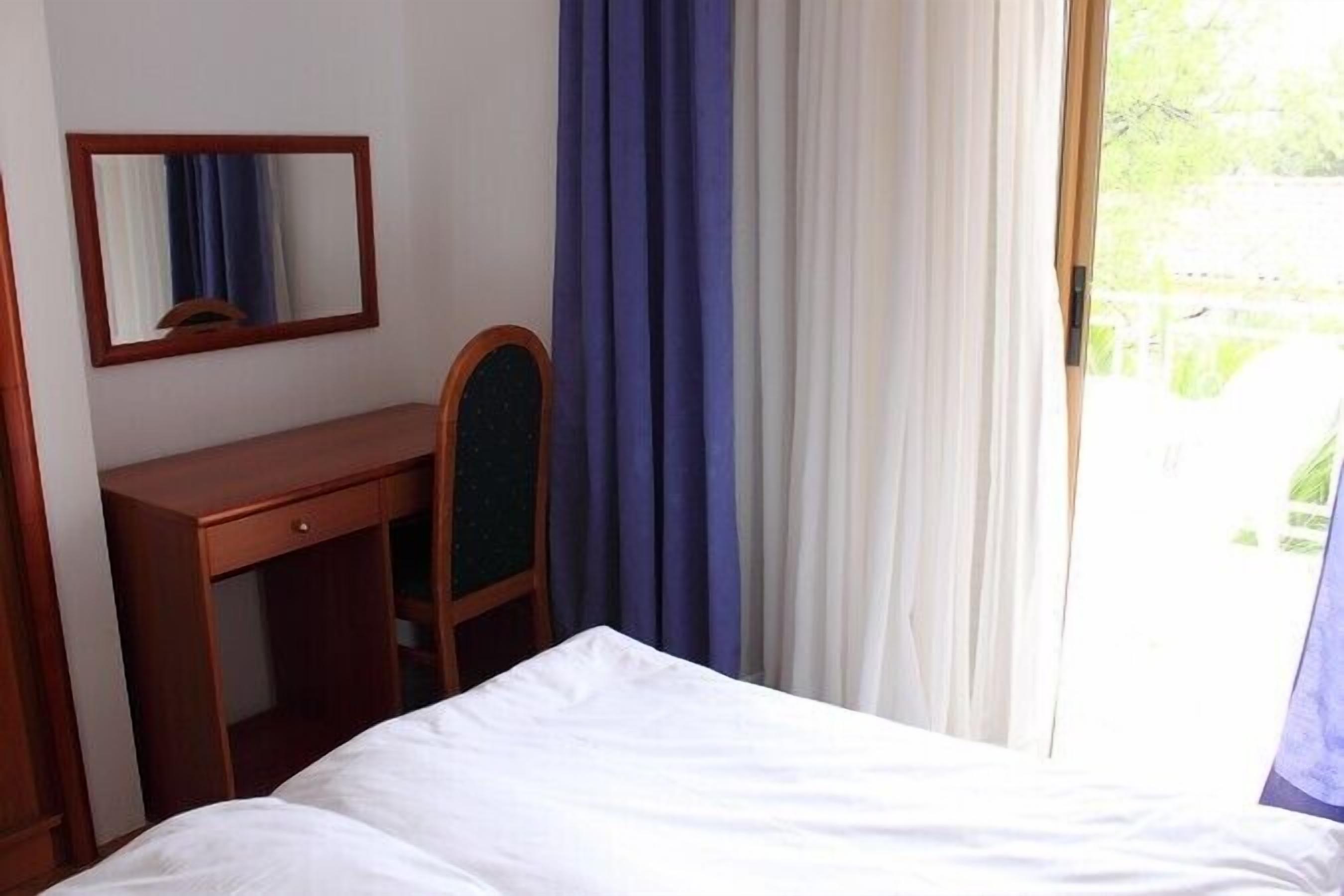 1 bedroom, internet, bed sheets