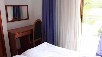 1 bedroom, internet, bed sheets