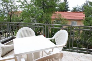 Outdoor dining - Apartments and rooms Jennifer, (9465), Orebic, hr (Orebić)