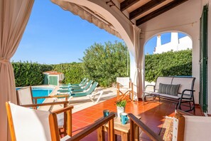 Terrace/patio - Tipica Villa Menorquina, Piscina Privada, Jardin, Wifi, A/Acond, Ping Pong (Cap d'Artrutx)