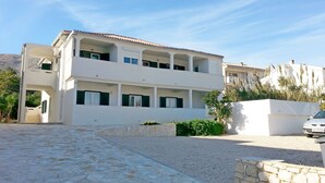 Exterior - Apartments Nedjeljka, (12754), Pag, hr (Pag)