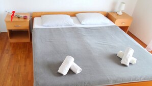 2 habitaciones, acceso a internet y ropa de cama 