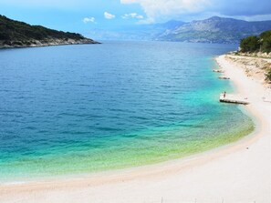 Beach nearby - Apartments Tonka, (15099), Pucišca, hr (Pucišca)