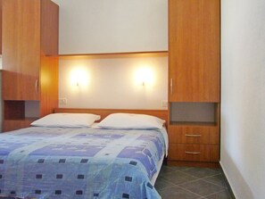 1 habitación, internet y ropa de cama 