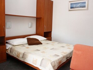 1 chambre, accĂšs Internet, draps fournis