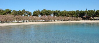 Apartments Mara, (12241), Supetar, hr