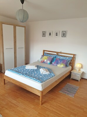 1 bedroom, Internet, bed sheets