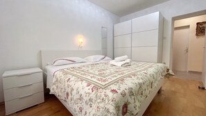 2 bedrooms, Internet, bed sheets