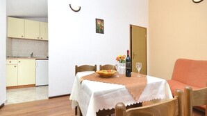 Dining - Apartments Ana, (13810), Baška Voda, hr (Baška Voda)
