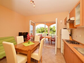 Fridge, microwave, toaster, cookware/dishes/utensils
