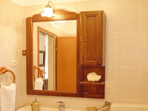 Een douche, een haardroger