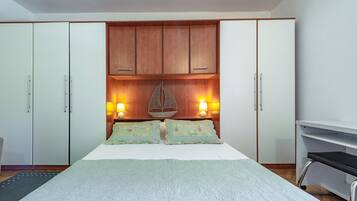 2 sovrum, strykjÀrn/strykbrÀda, internet och sÀngklÀder