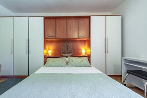 2 Schlafzimmer, Bügeleisen/Bügelbrett, Internetzugang, Bettwäsche