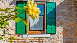 Outdoor dining - Holiday home Igor, (15927), Kras, hr (Kras)