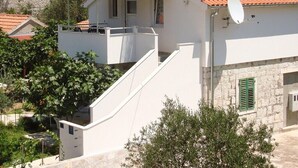 Exterior - Apartments Ante, (13876), Vinišce, hr (Vinišce)