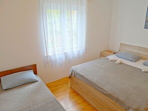 2 habitaciones, acceso a internet y ropa de cama