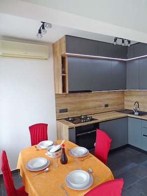 Oven - Apartments Zrinko, (15488), Novi Vinodolski, hr (Novi Vinodolski)