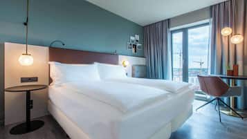 Allergikerbettwaren, Daunenbettdecken, Zimmersafe, Schreibtisch