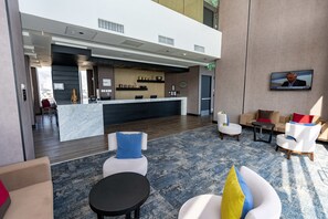 Lobby sitting area - Hampton by Hilton Antofagasta (Antofagasta)