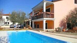 Pool - Apartments Majda, (15047), Umag, hr (Umag)