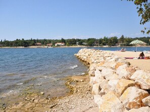 Beach nearby - Apartments Majda, (15047), Umag, hr (Umag)