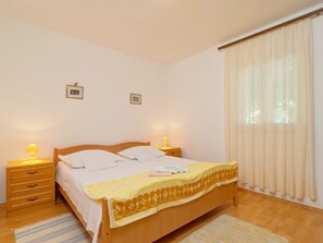 2 bedrooms, internet, bed sheets - Apartments Srđan, (15477), Zecevo, hr (Zecevo)