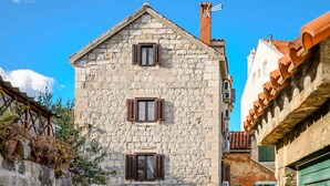 Unclassified image, 3 of 36, button - Apartments Slavica, (14203), Split, hr (Split)