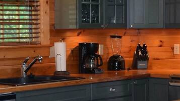 Cabin, Multiple Beds (Lodge at Bradley Mountain) | Private kitchen