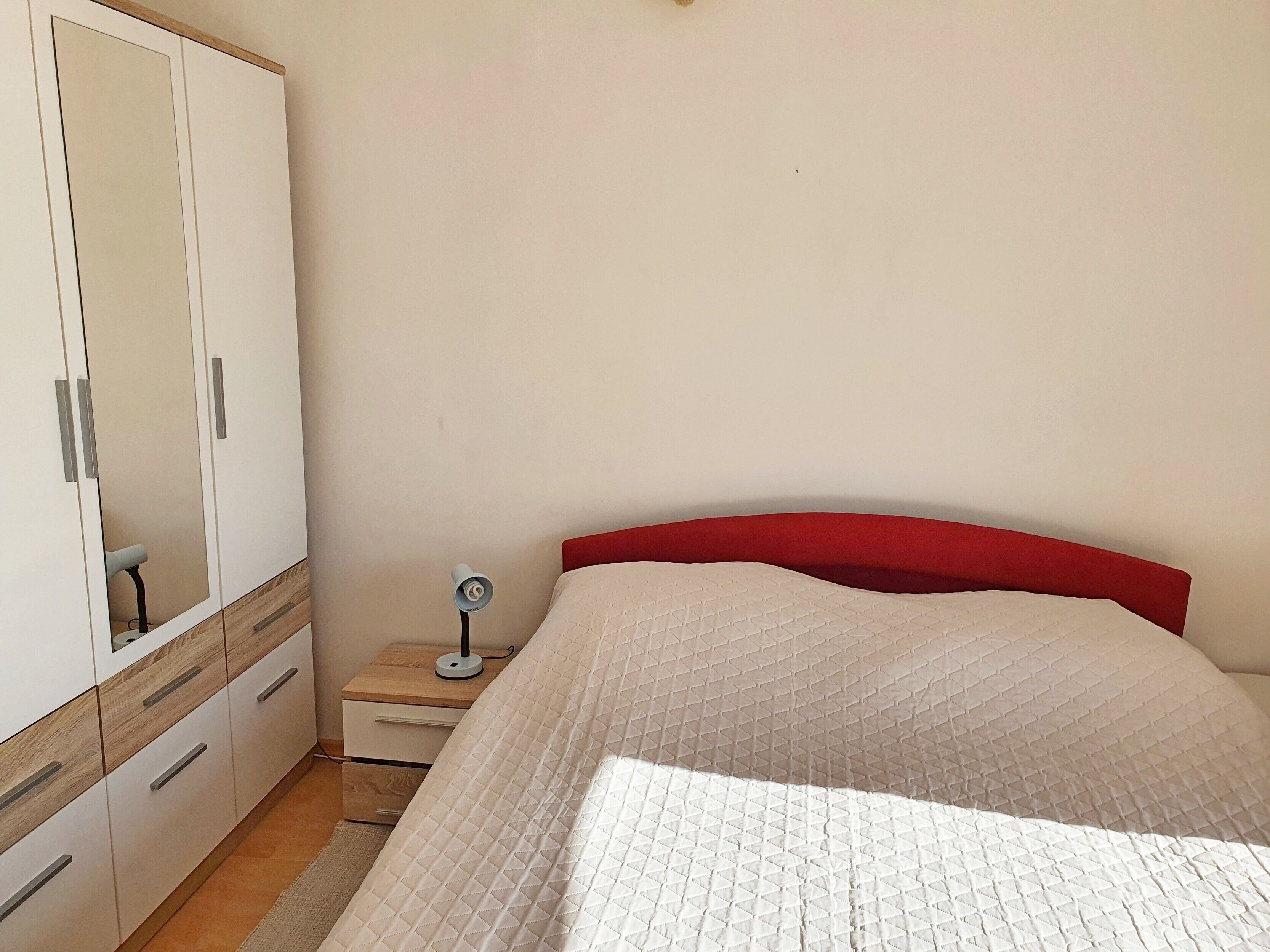 1 bedroom, internet, bed sheets