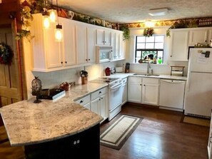 Cabin, Multiple Beds (Higher Ground) | Private kitchen