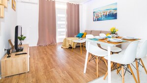Dining - Apartments Dujo, (15845), Kaštel Gomilica, hr (Kaštel Gomilica)