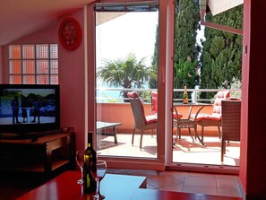 TV - Apartments Nedjeljko, (15539), Crikvenica, hr (Crikvenica)