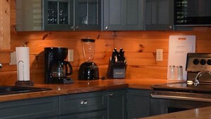 Cabin, Multiple Beds (Majestic Hollow) | Private kitchen