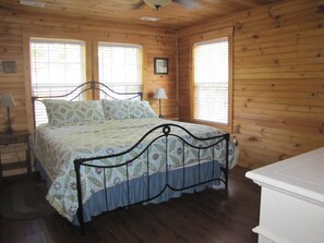 Cabin, Multiple Beds (Getaway on Little River)