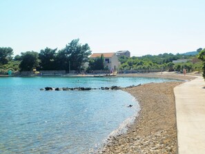 Beach nearby - Apartments Mate, (11632), Sućuraj, hr (Sućuraj)