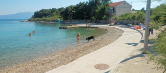 Apartments Mate, (11632), Sućuraj, hr