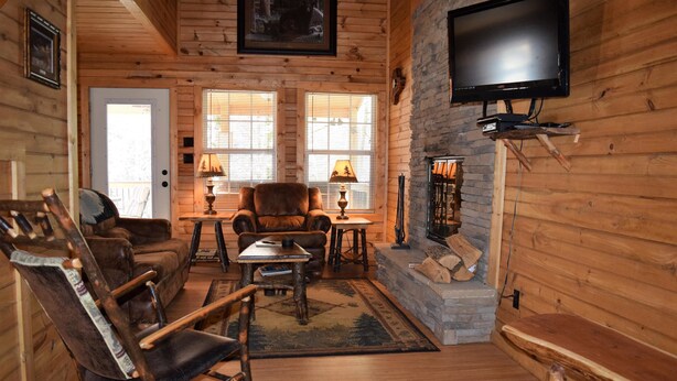 Cabin, Multiple Beds (River Escape) | Living room - River Escape (Townsend)