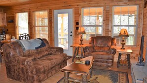 Cabin, Multiple Beds (River Escape) | Living room - River Escape (Townsend)