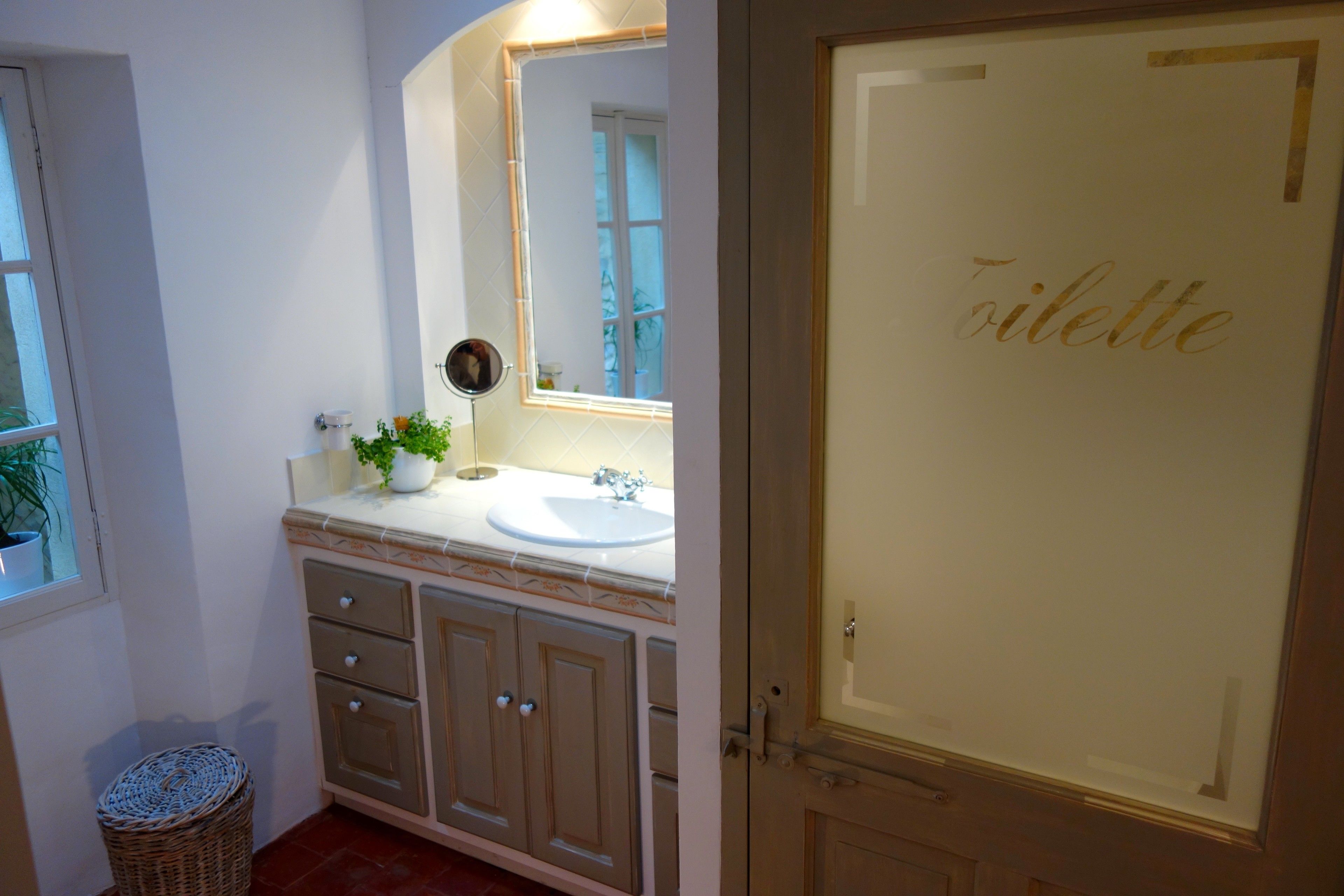 Kamar Double, teras | Wastafel kamar mandi