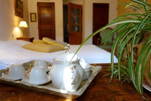 Habitación, balcón | Café y/o cafetera