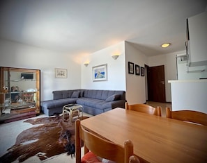 TV - Apartments Albina, (13294), Klimno, hr (Klimno)