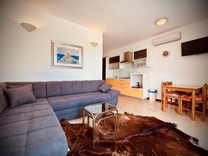 TV - Apartments Albina, (13294), Klimno, hr (Klimno)