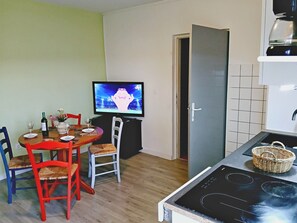 Private kitchen - Apartments Siniša, (15185), Barbat, hr (Barbat)