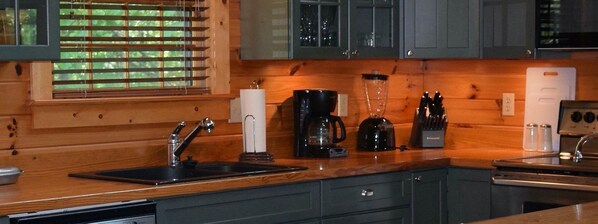 Cabin, Multiple Beds (Bear Meade) | Private kitchen - Bear Meade (Townsend)