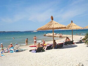 Beach nearby - Apartments Predrag, (15639), Fažana, hr (Fažana)